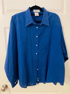 NWOT  UTY Apparel Men’s Long Sleeve Button-Down Shirt – Size 2 XL